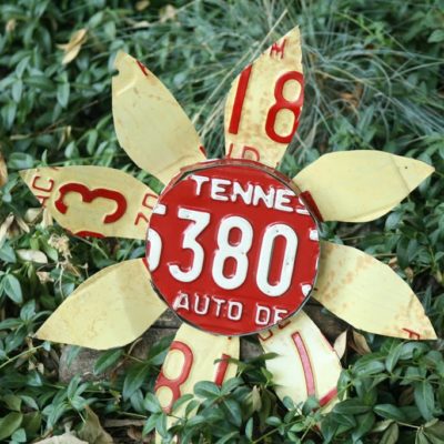 Repurpose: License Plate Flower