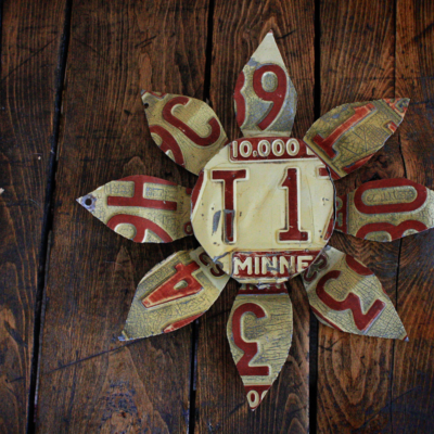 DIY License Plate Flower