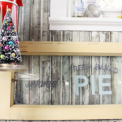 DIY Fresh Baked Pie Window Sign