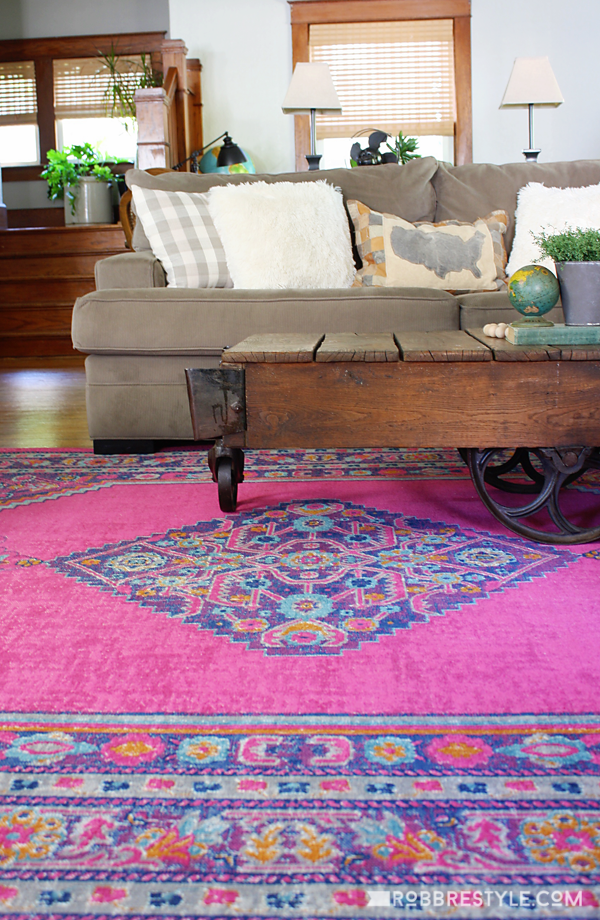 Affordable rugs in bold color for neutral home decor