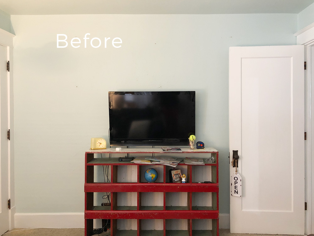 https://robbrestyle.com/wp-content/uploads/2020/02/family-room-before.jpg