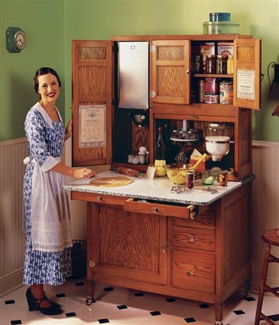 Loving my baking station on wheels! My Kitchen Aid will get much